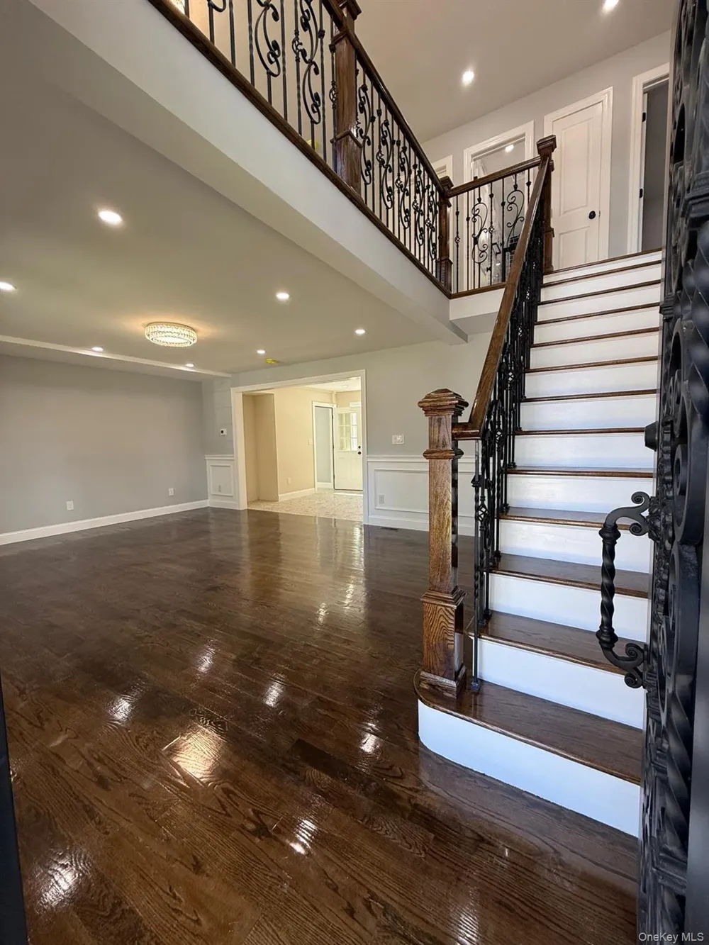 438 Von Elm Avenue East Meadow, NY 11554