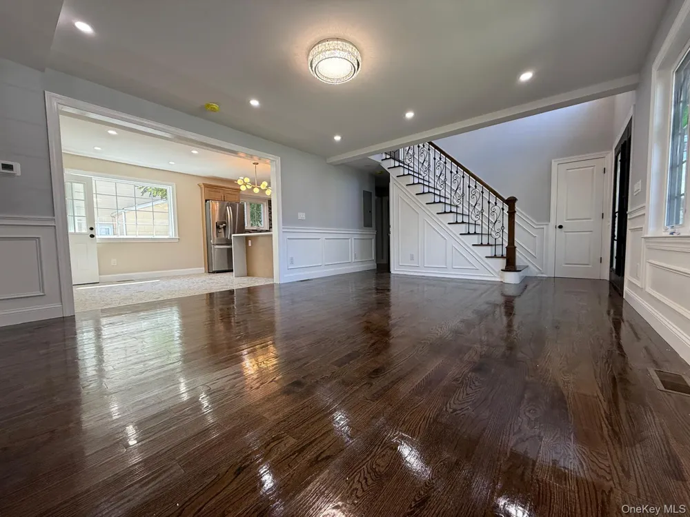 438 Von Elm Avenue East Meadow, NY 11554