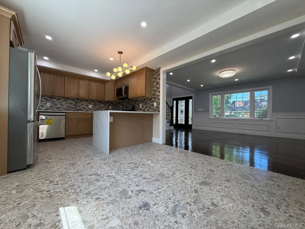 438 Von Elm Avenue East Meadow, NY 11554