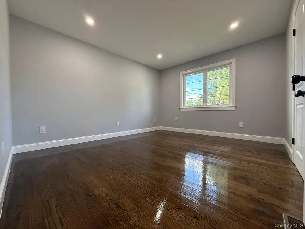 438 Von Elm Avenue East Meadow, NY 11554