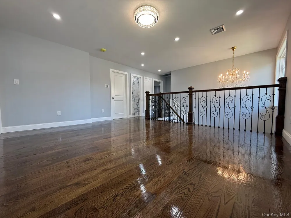438 Von Elm Avenue East Meadow, NY 11554