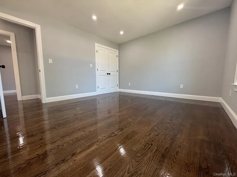438 Von Elm Avenue East Meadow, NY 11554