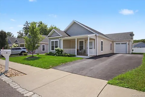 4 Alex Court