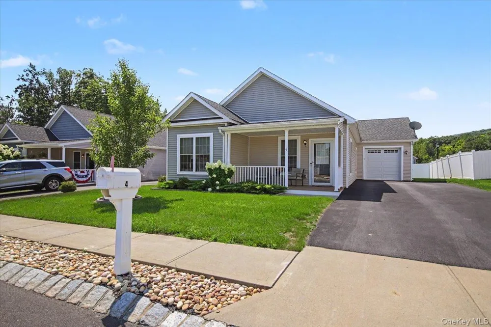 4 Alex Court Highland, NY 12528