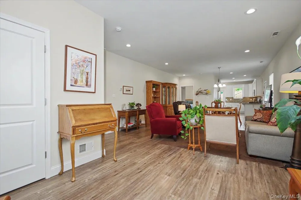 4 Alex Court Highland, NY 12528