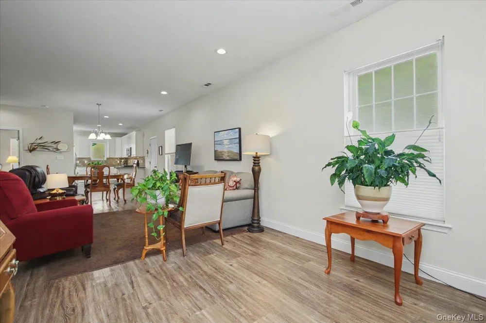4 Alex Court Highland, NY 12528