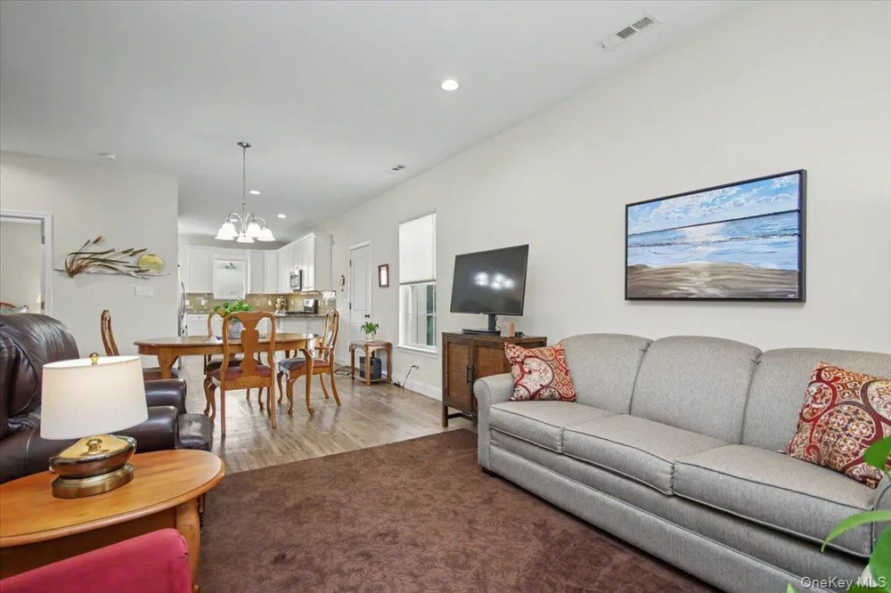 4 Alex Court Highland, NY 12528