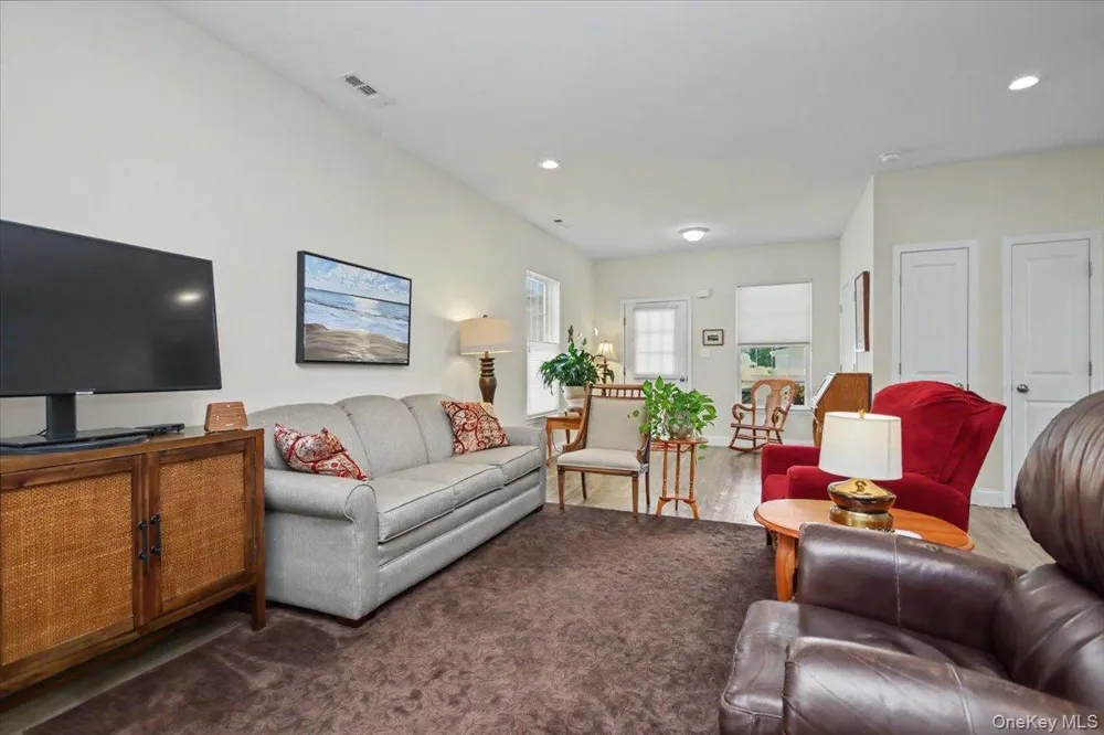 4 Alex Court Highland, NY 12528