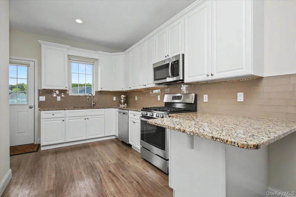 4 Alex Court Highland, NY 12528