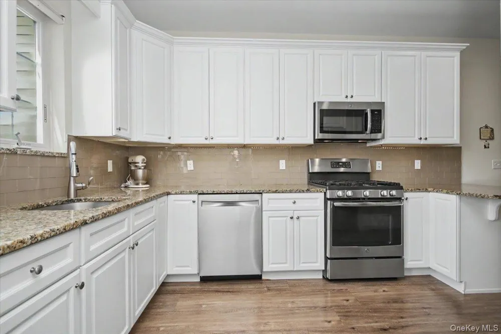 4 Alex Court Highland, NY 12528