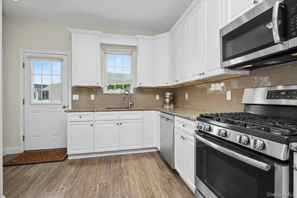 4 Alex Court Highland, NY 12528