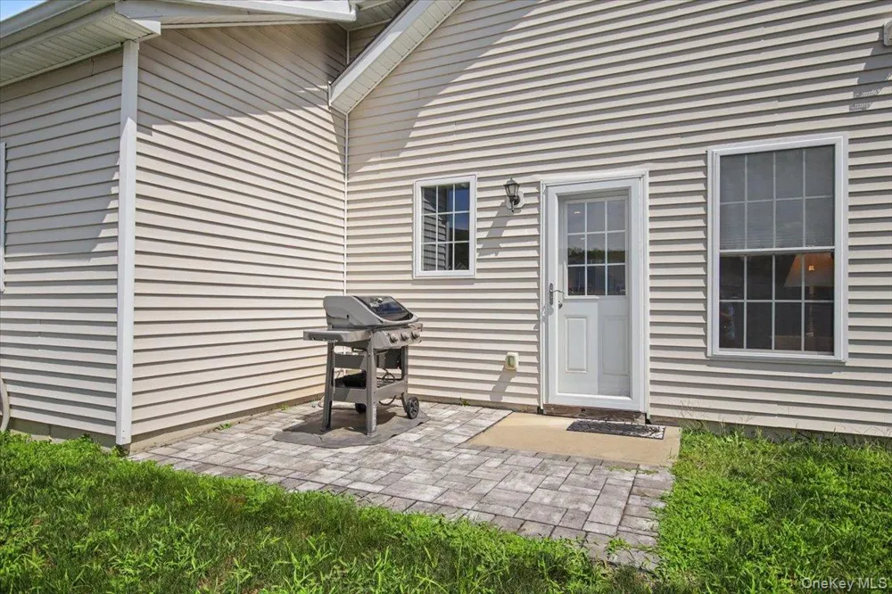 4 Alex Court Highland, NY 12528