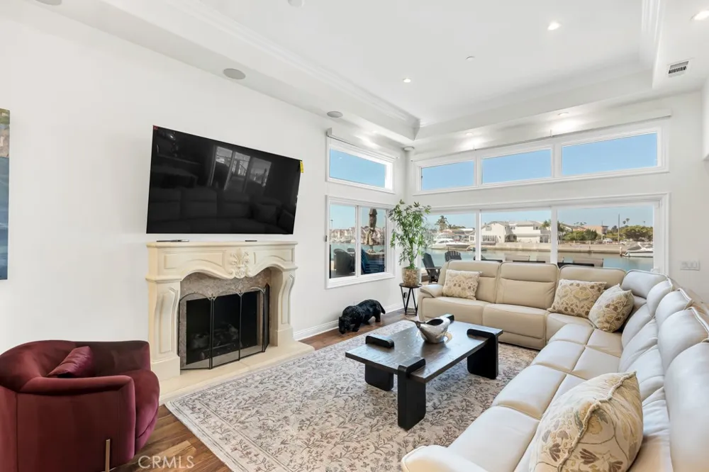 2051 Greencastle Way Oxnard, CA 93035
