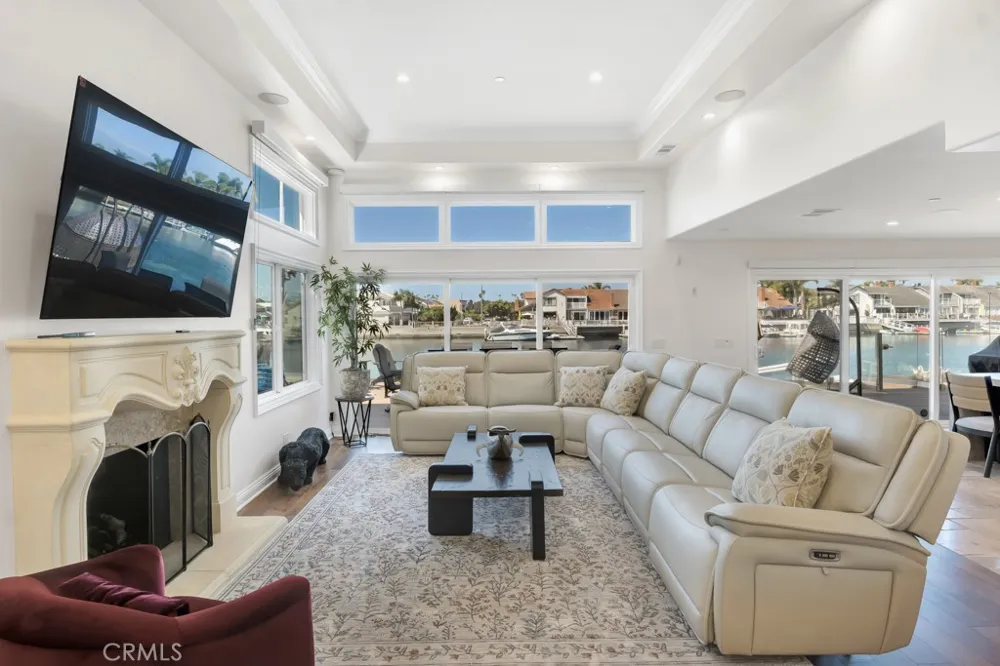 2051 Greencastle Way Oxnard, CA 93035