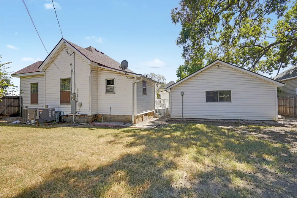 422 S Poplar Street Sapulpa, OK 74066