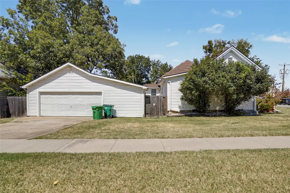 422 S Poplar Street Sapulpa, OK 74066
