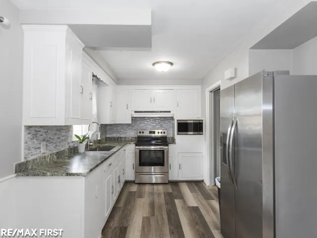32215 Solon Street Roseville City, MI 48066