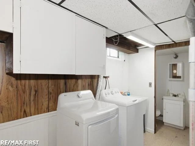 32215 Solon Street Roseville City, MI 48066