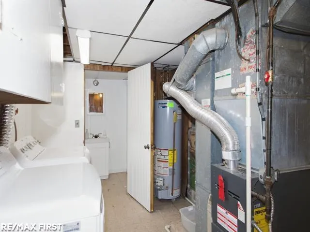 32215 Solon Street Roseville City, MI 48066