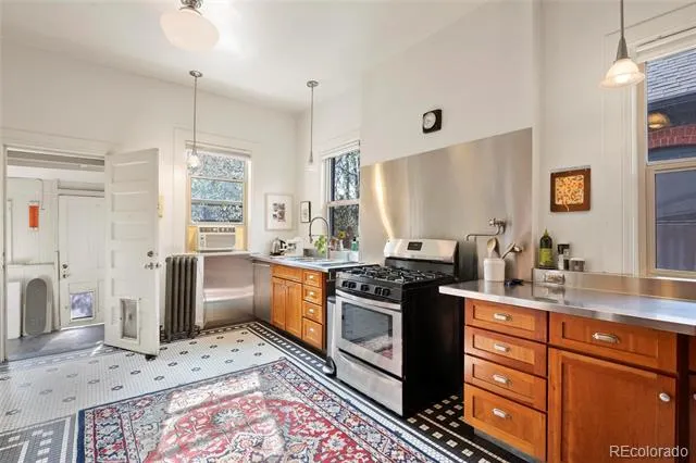 328 S Lincoln Street Denver, CO 80209