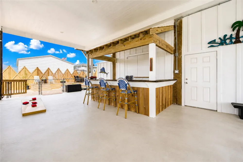 952 Sandollar Crystal Beach, TX 77650