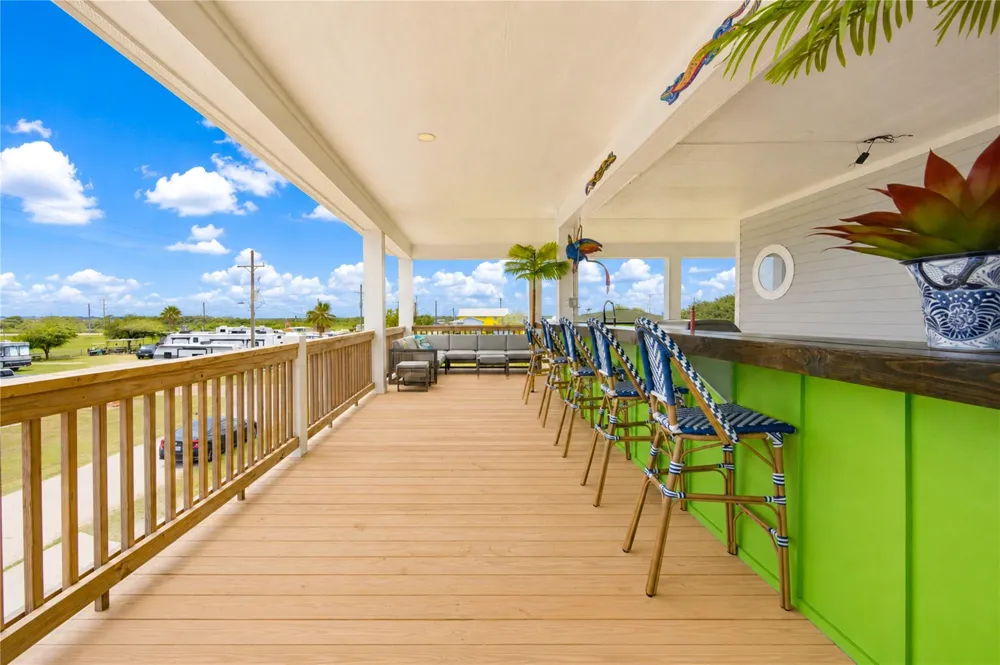 952 Sandollar Crystal Beach, TX 77650