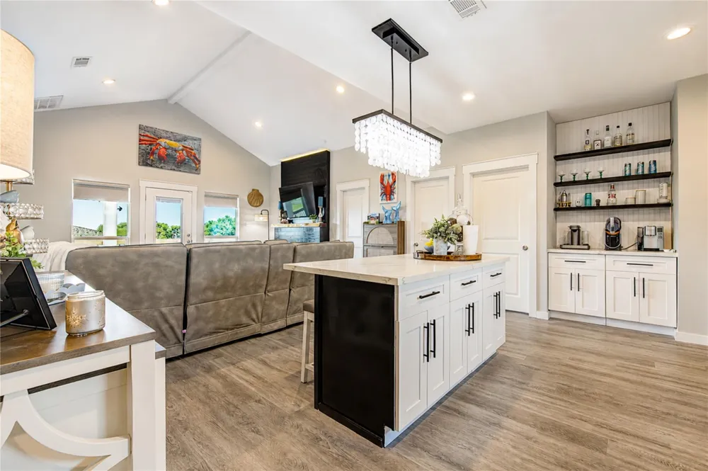 952 Sandollar Crystal Beach, TX 77650