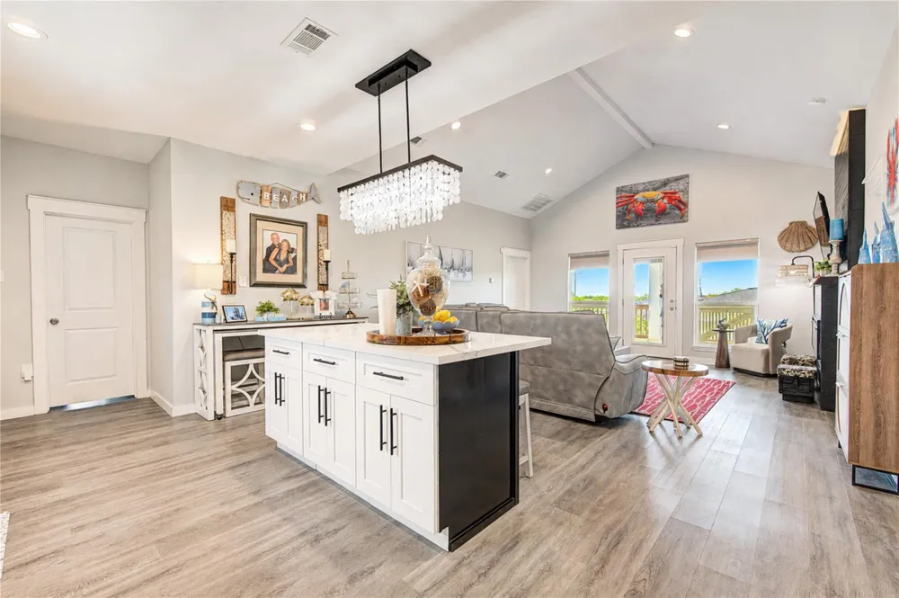 952 Sandollar Crystal Beach, TX 77650
