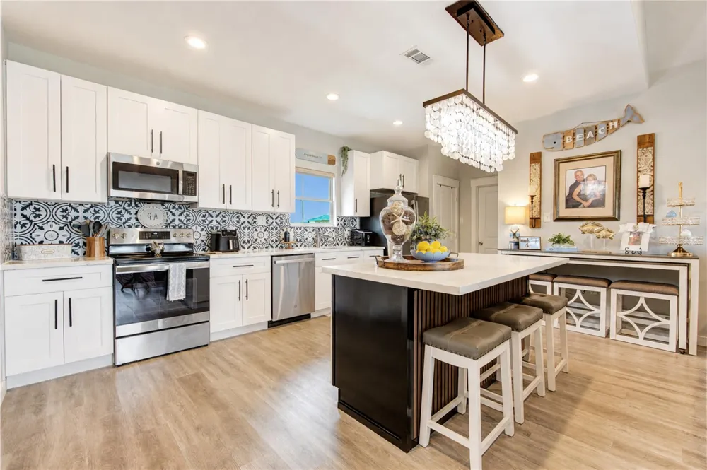 952 Sandollar Crystal Beach, TX 77650