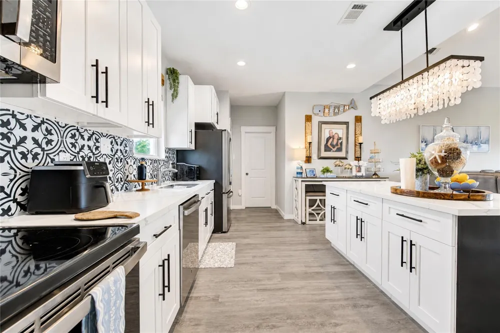 952 Sandollar Crystal Beach, TX 77650