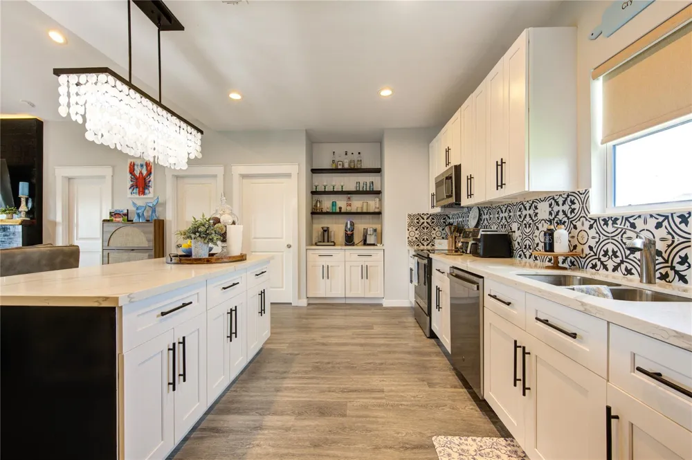952 Sandollar Crystal Beach, TX 77650