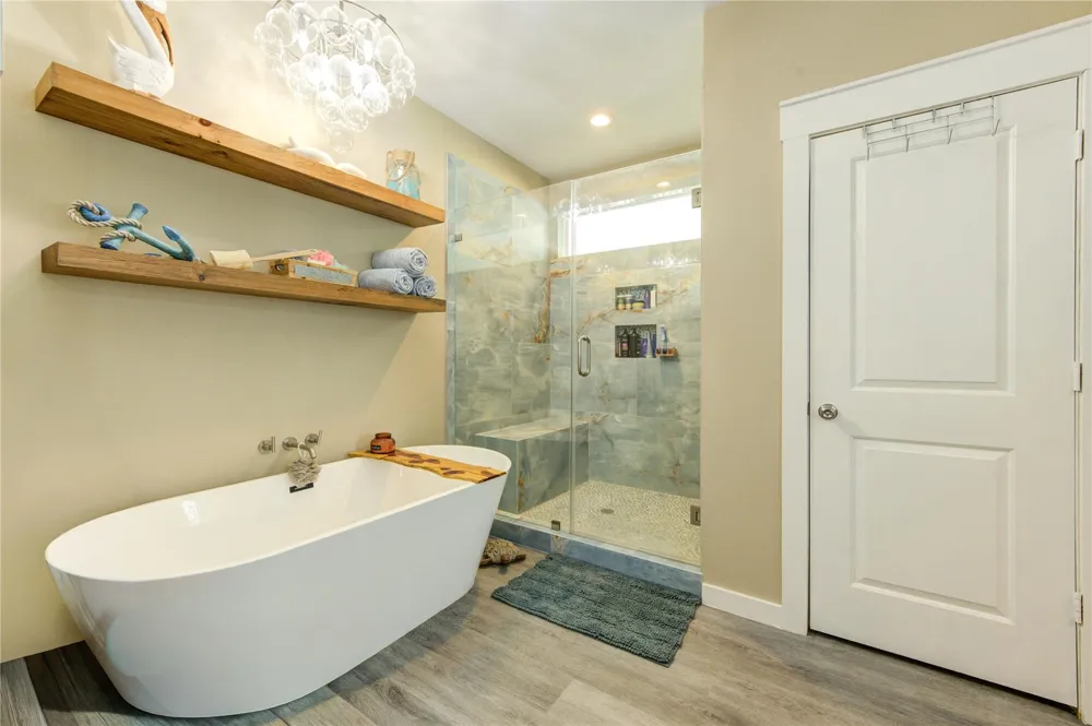 952 Sandollar Crystal Beach, TX 77650