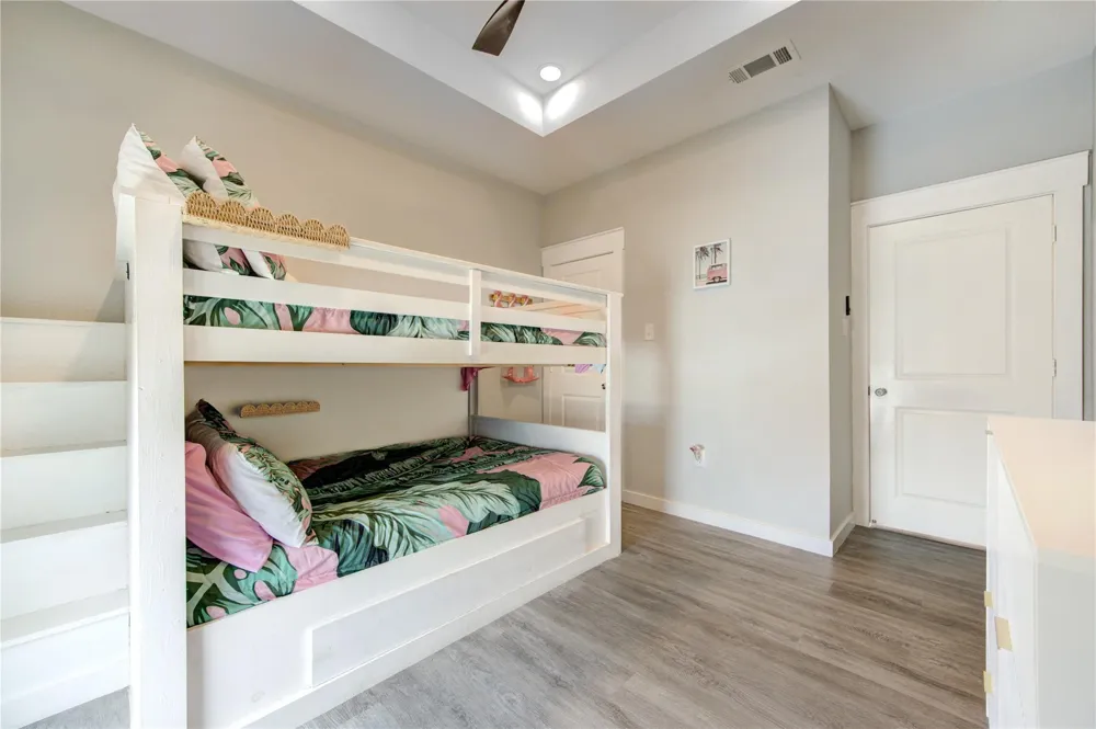 952 Sandollar Crystal Beach, TX 77650