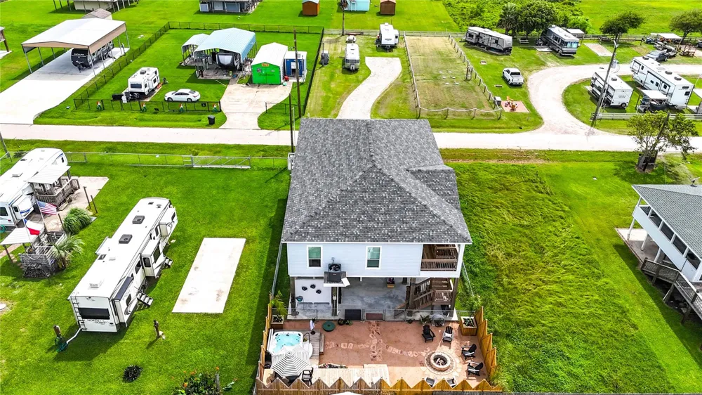 952 Sandollar Crystal Beach, TX 77650