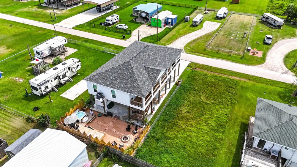 952 Sandollar Crystal Beach, TX 77650