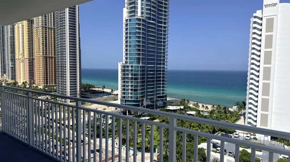 210 174TH STREET #1901 Sunny Isles Beach, FL 33160