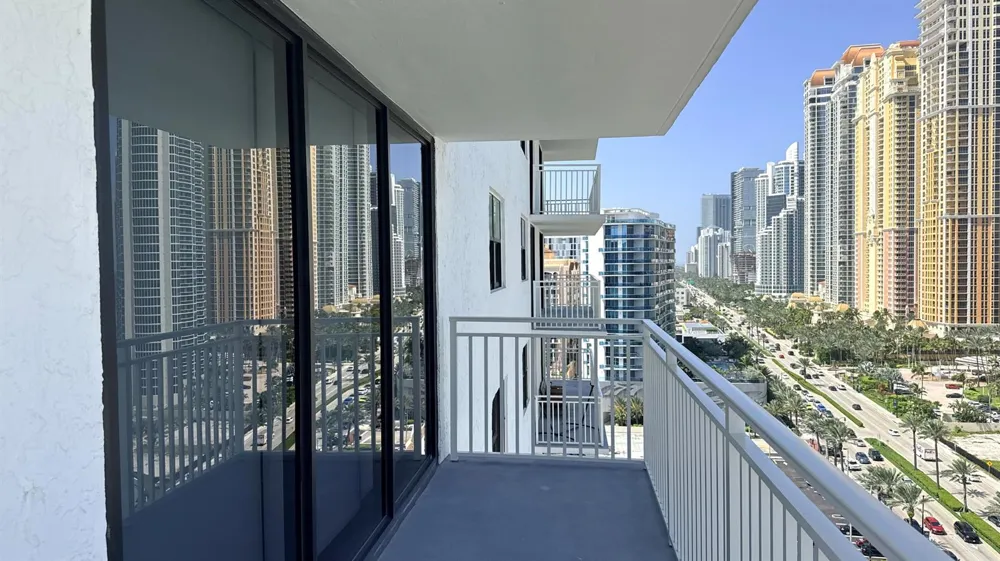 210 174TH STREET #1901 Sunny Isles Beach, FL 33160