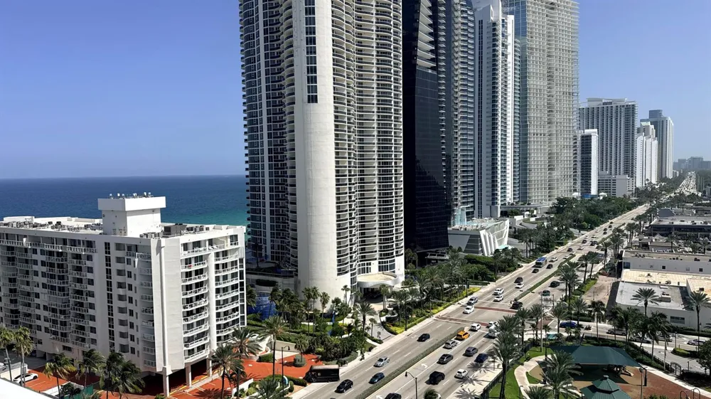 210 174TH STREET #1901 Sunny Isles Beach, FL 33160