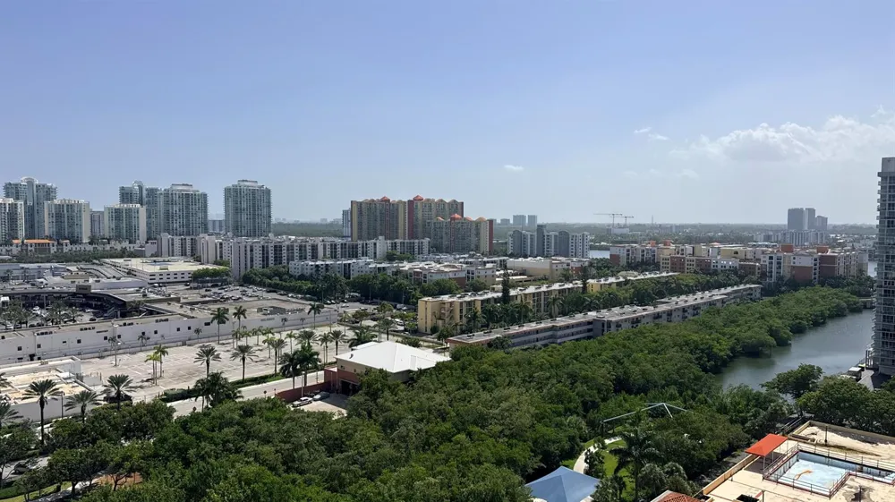 210 174TH STREET #1901 Sunny Isles Beach, FL 33160