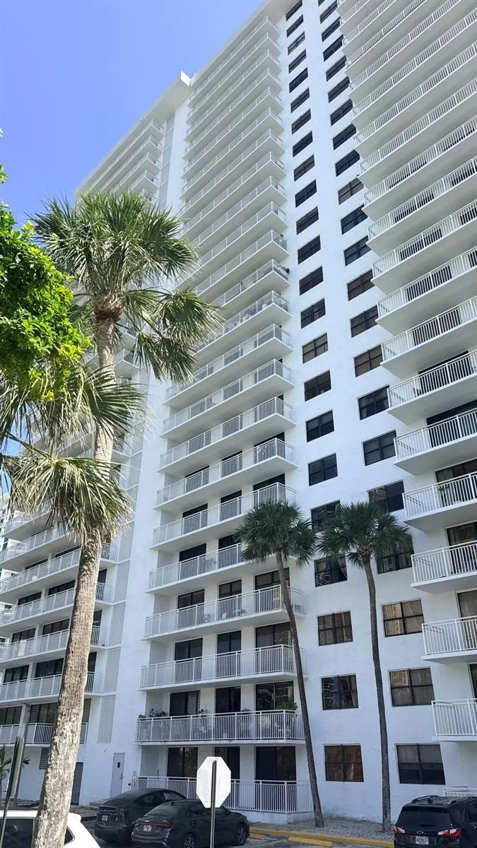 210 174TH STREET #1901 Sunny Isles Beach, FL 33160