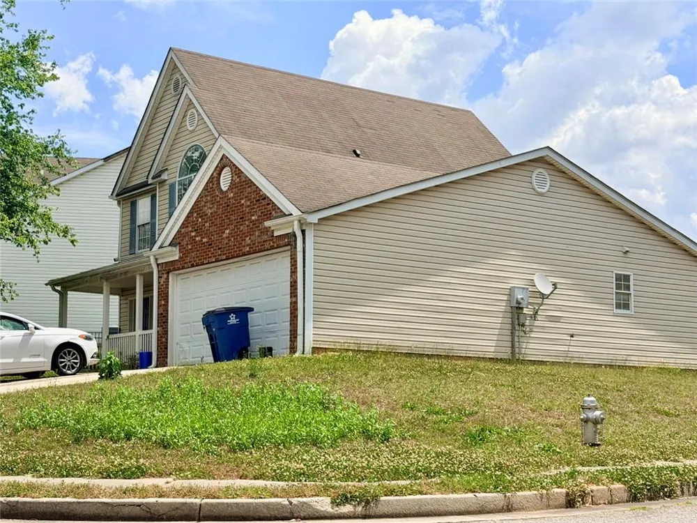1349 Creekview Circle Riverdale, GA 30296