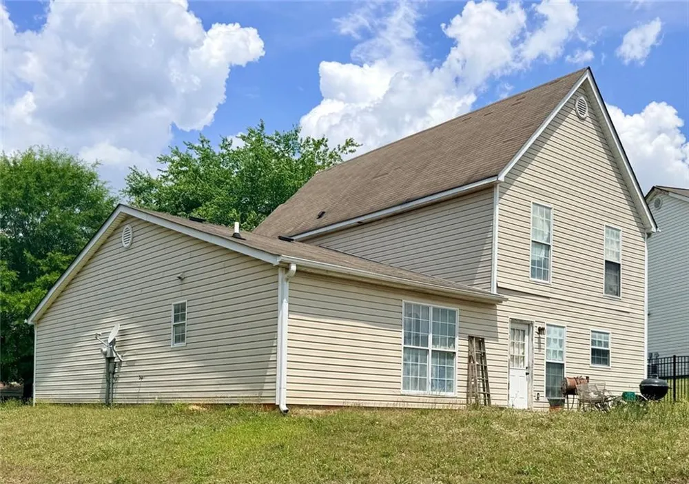 1349 Creekview Circle Riverdale, GA 30296