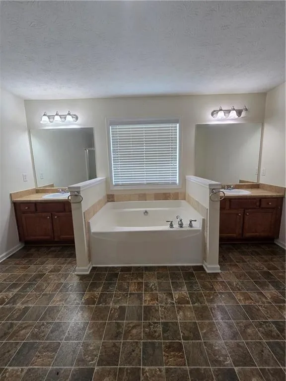 3464 Pinegate Trail Snellville, GA 30039