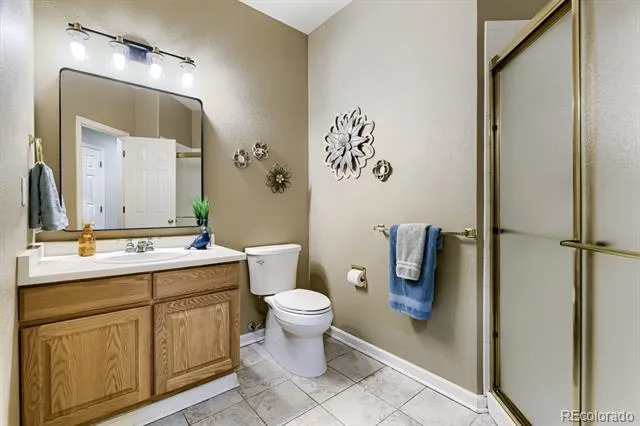 5860 S Espana Street Aurora, CO 80015