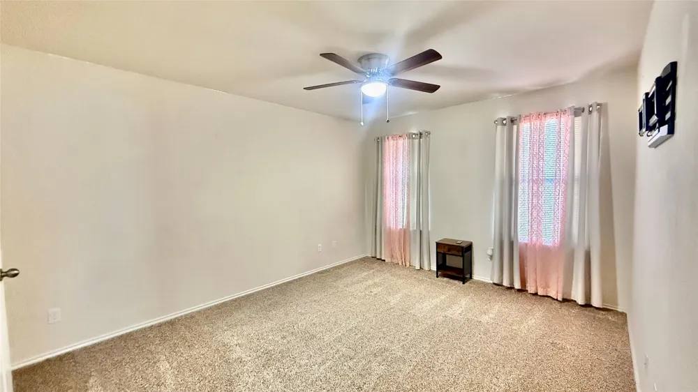 18309 Windtree Lane Elgin, TX 78621