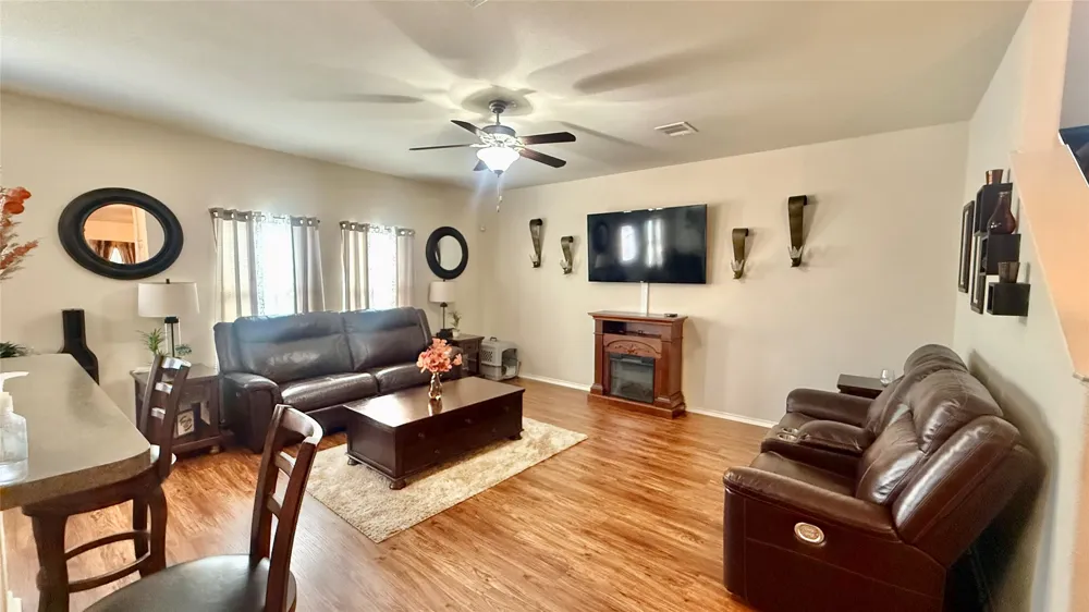 18309 Windtree Lane Elgin, TX 78621