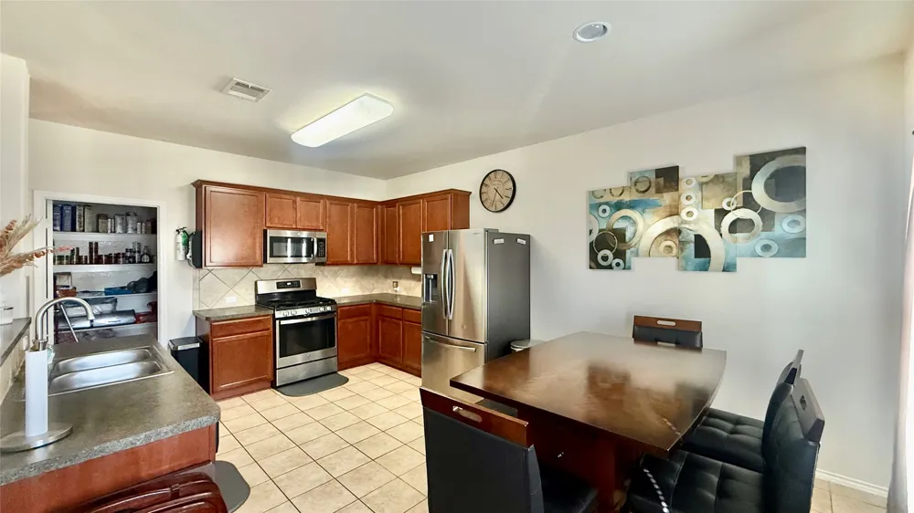 18309 Windtree Lane Elgin, TX 78621