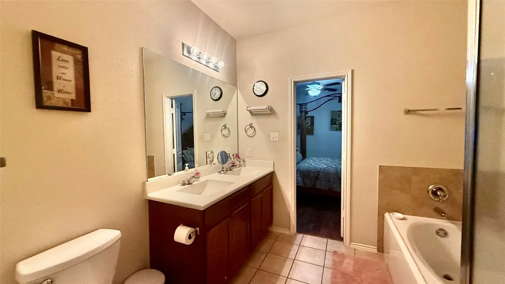 18309 Windtree Lane Elgin, TX 78621