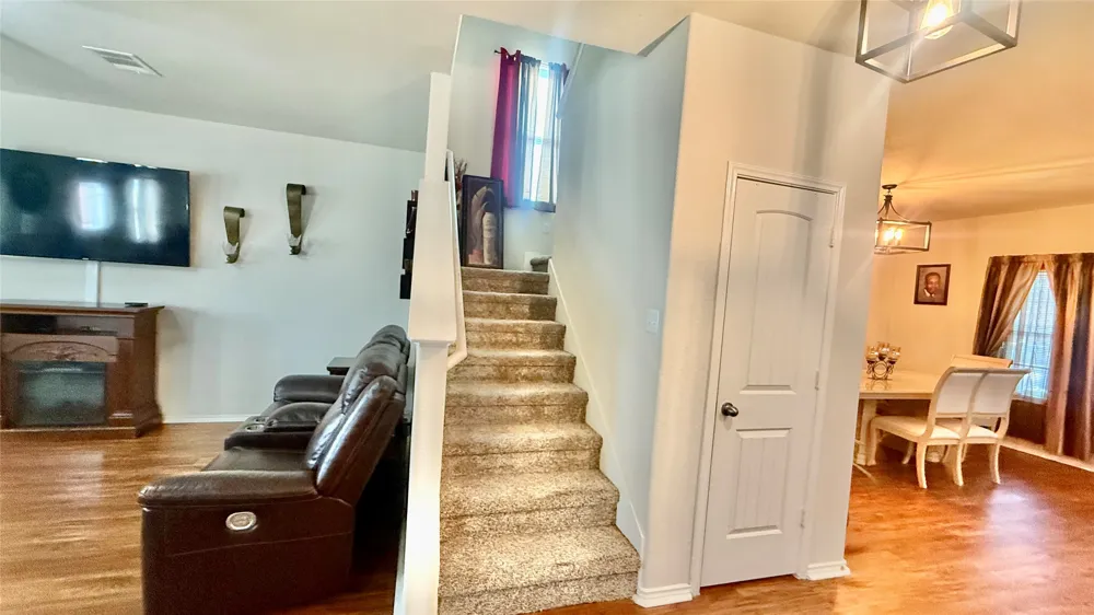 18309 Windtree Lane Elgin, TX 78621