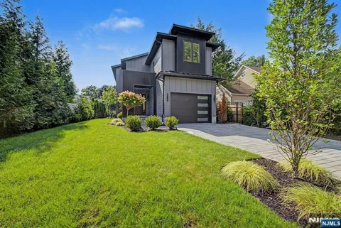 68 Storig Avenue